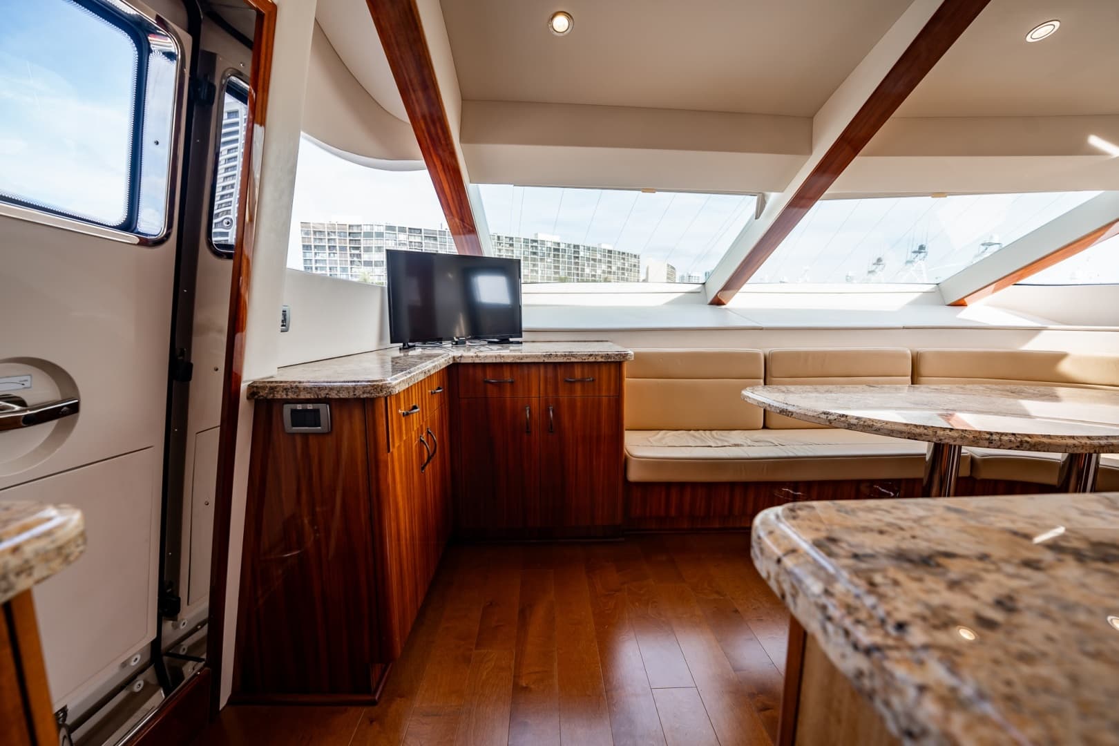 2012 Hatteras 