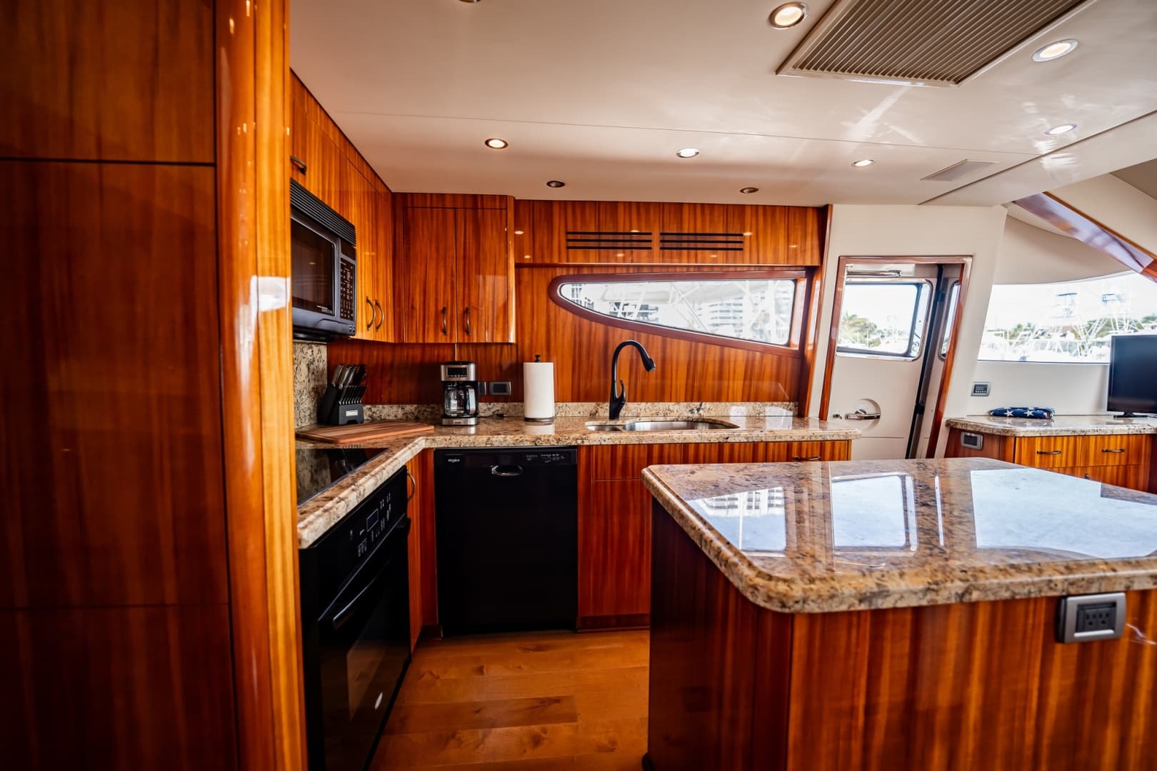 2012 Hatteras 