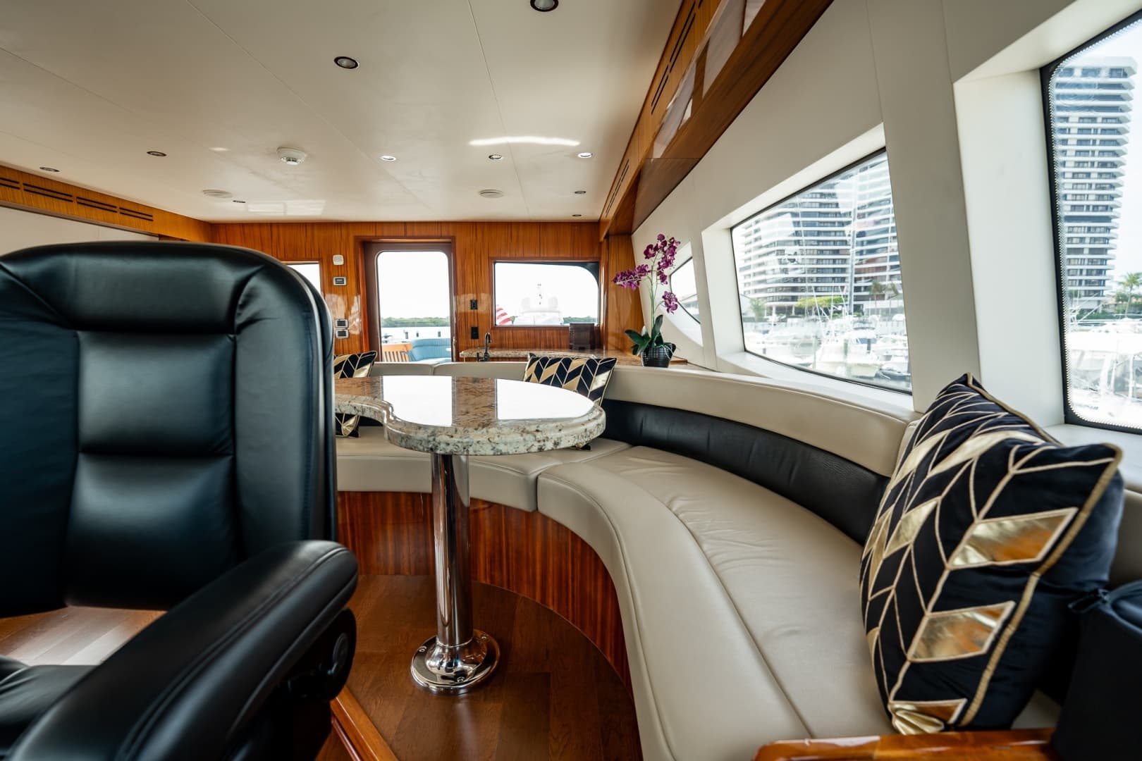 2012 Hatteras 