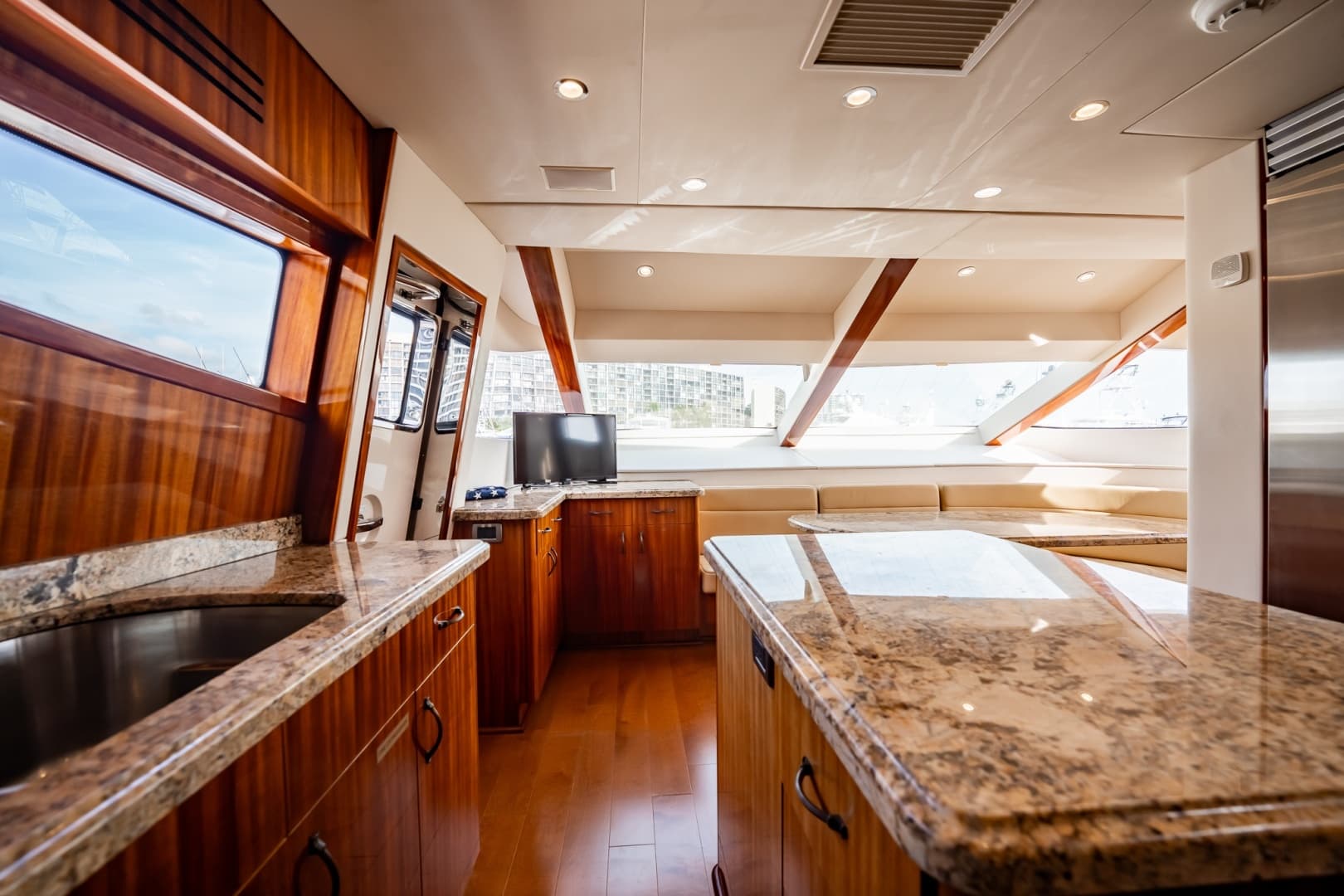2012 Hatteras 