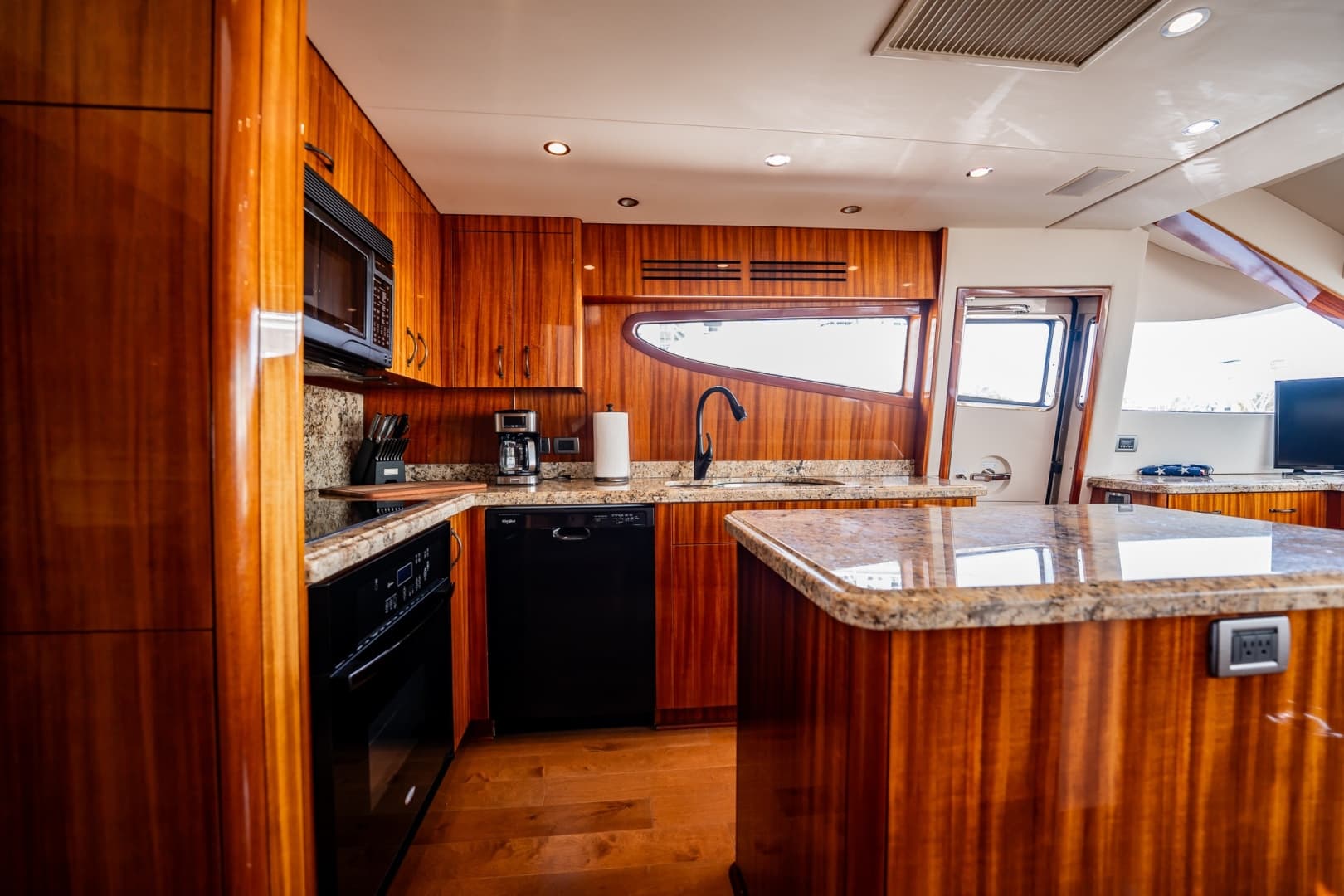 2012 Hatteras 