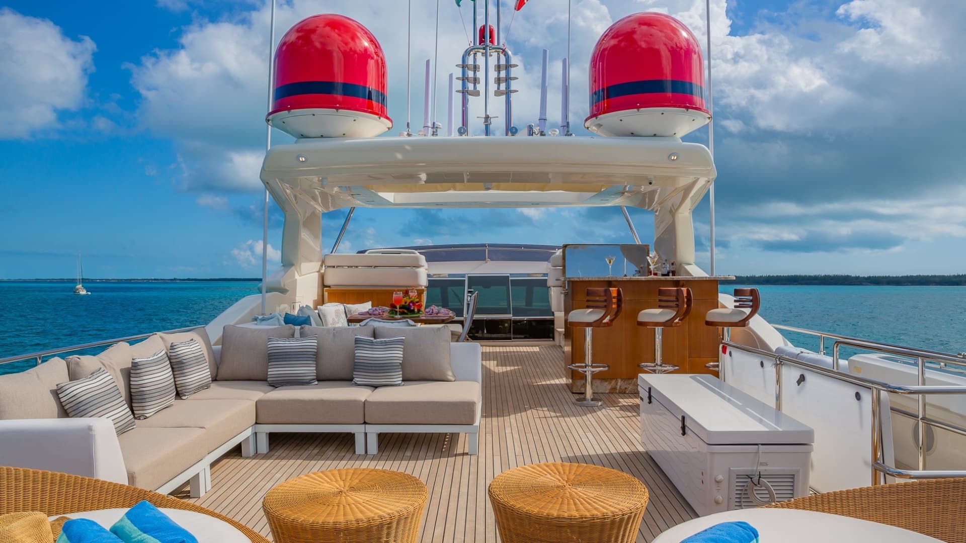 2012 Custom Line Raised Pilothouse