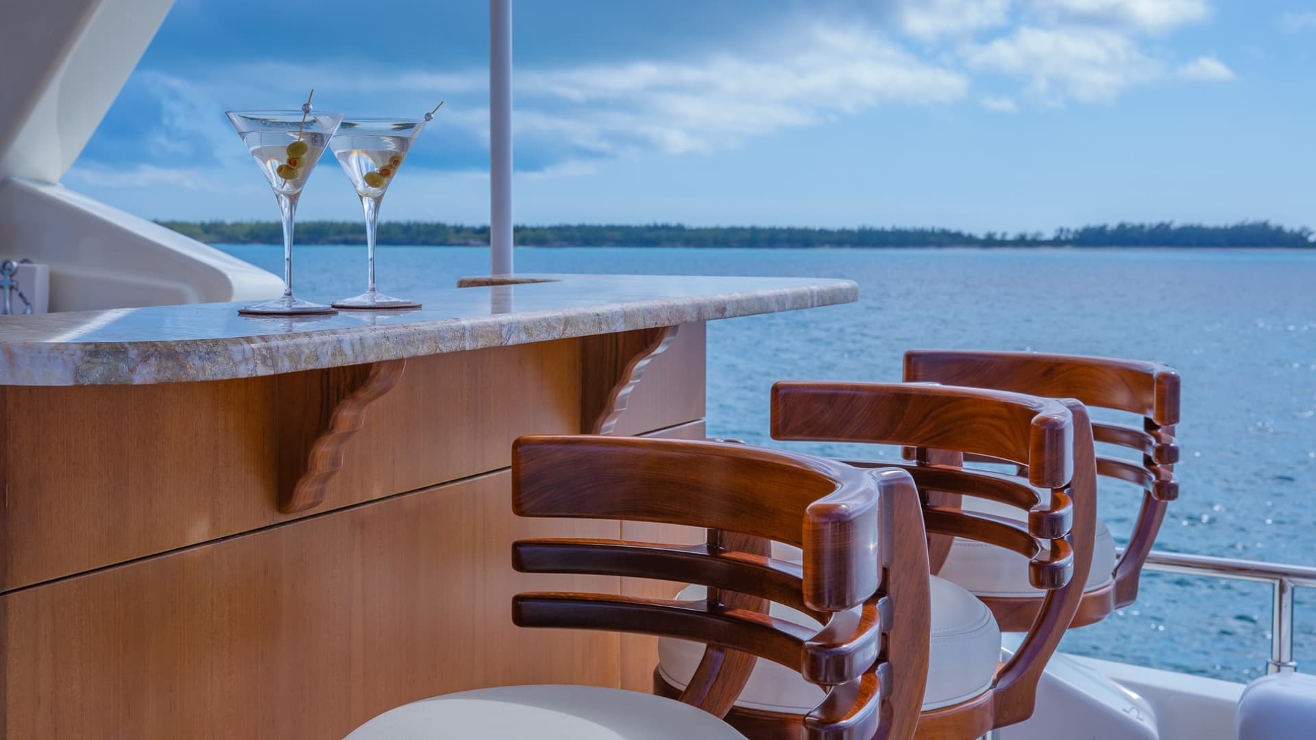 2012 Custom Line Raised Pilothouse
