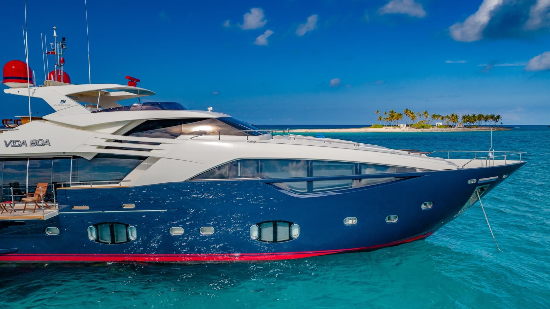 2012 Custom Line Raised Pilothouse