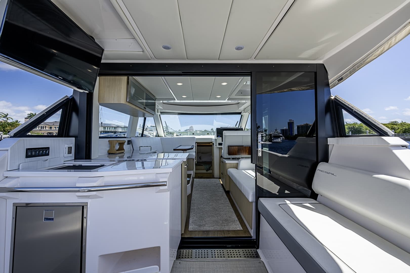 2025 Regal 38 XO