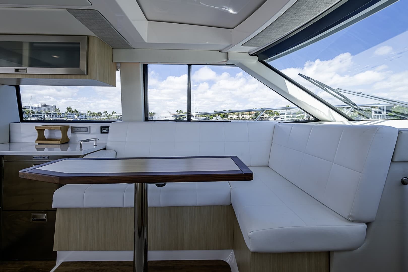2025 Regal 38 XO