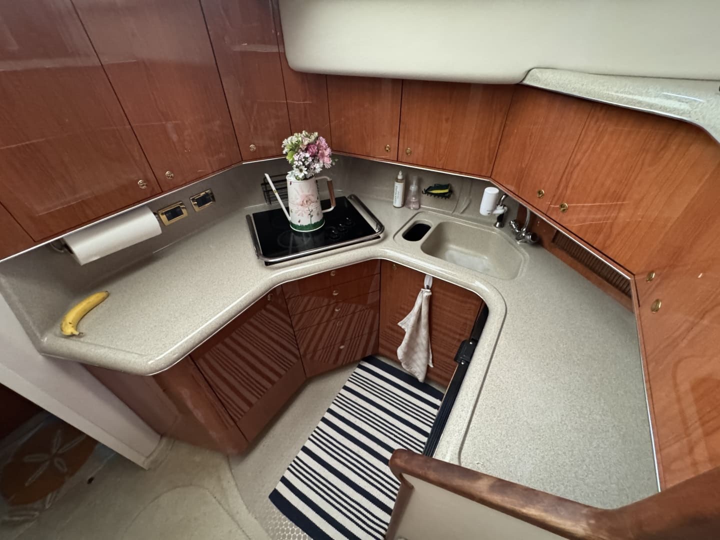 2001 Sea Ray 380 Aft Cabin