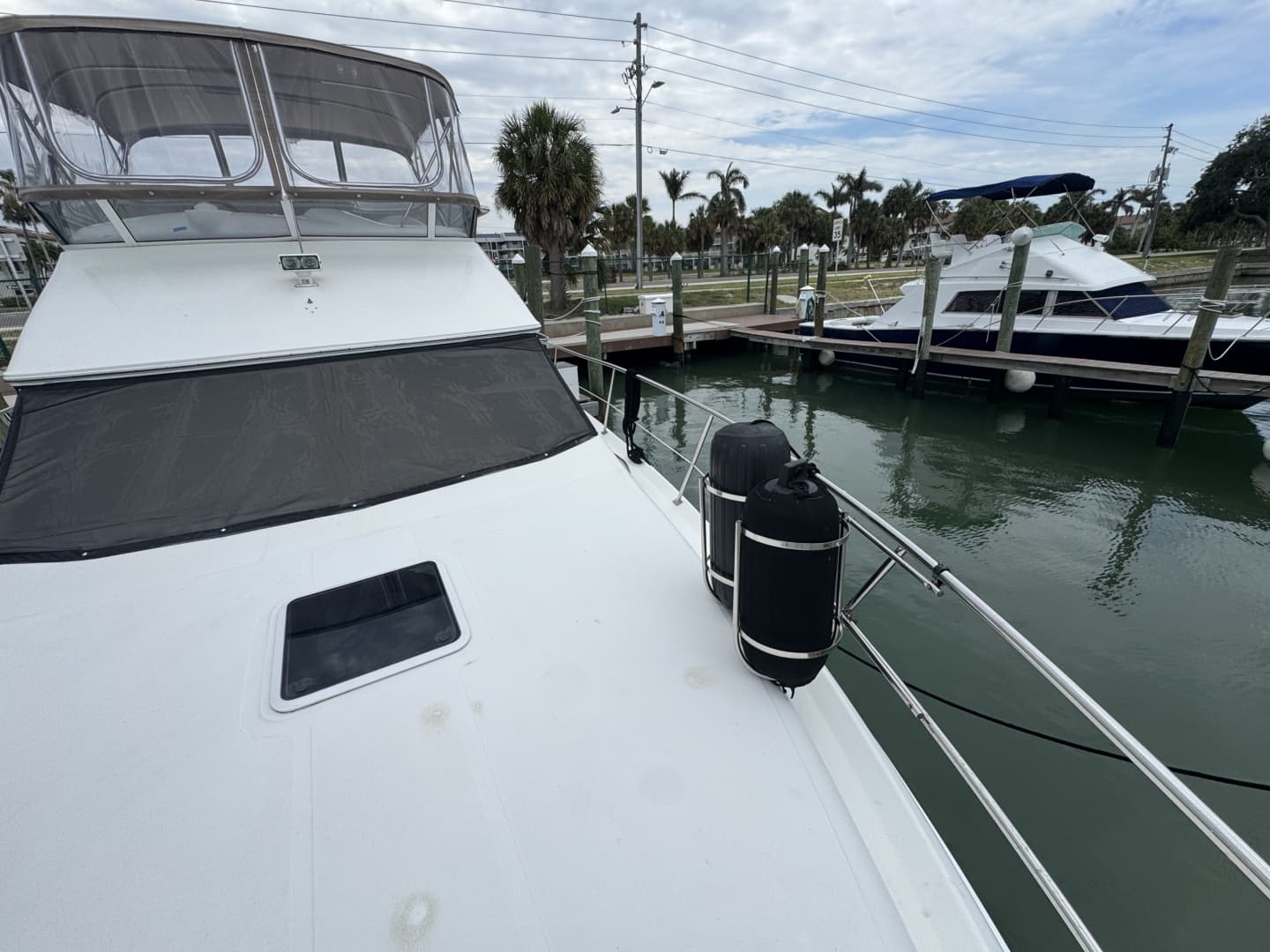 2001 Sea Ray 380 Aft Cabin