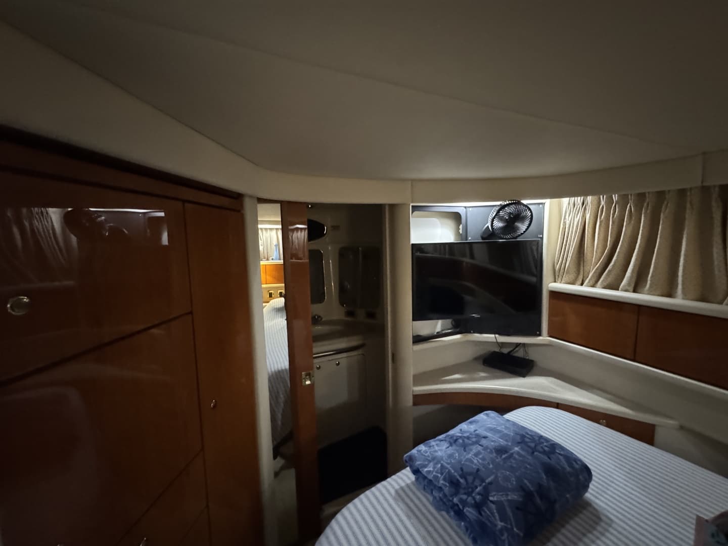 2001 Sea Ray 380 Aft Cabin