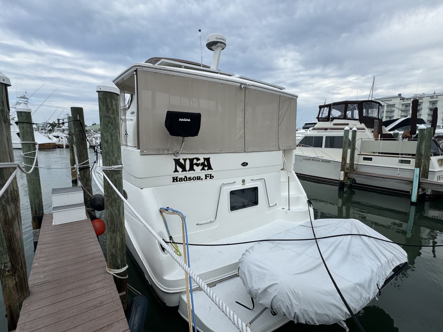 2001 Sea Ray 380 Aft Cabin