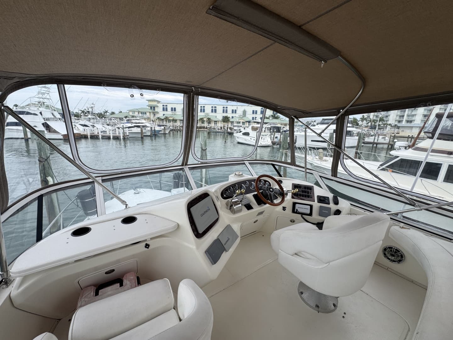 2001 Sea Ray 380 Aft Cabin