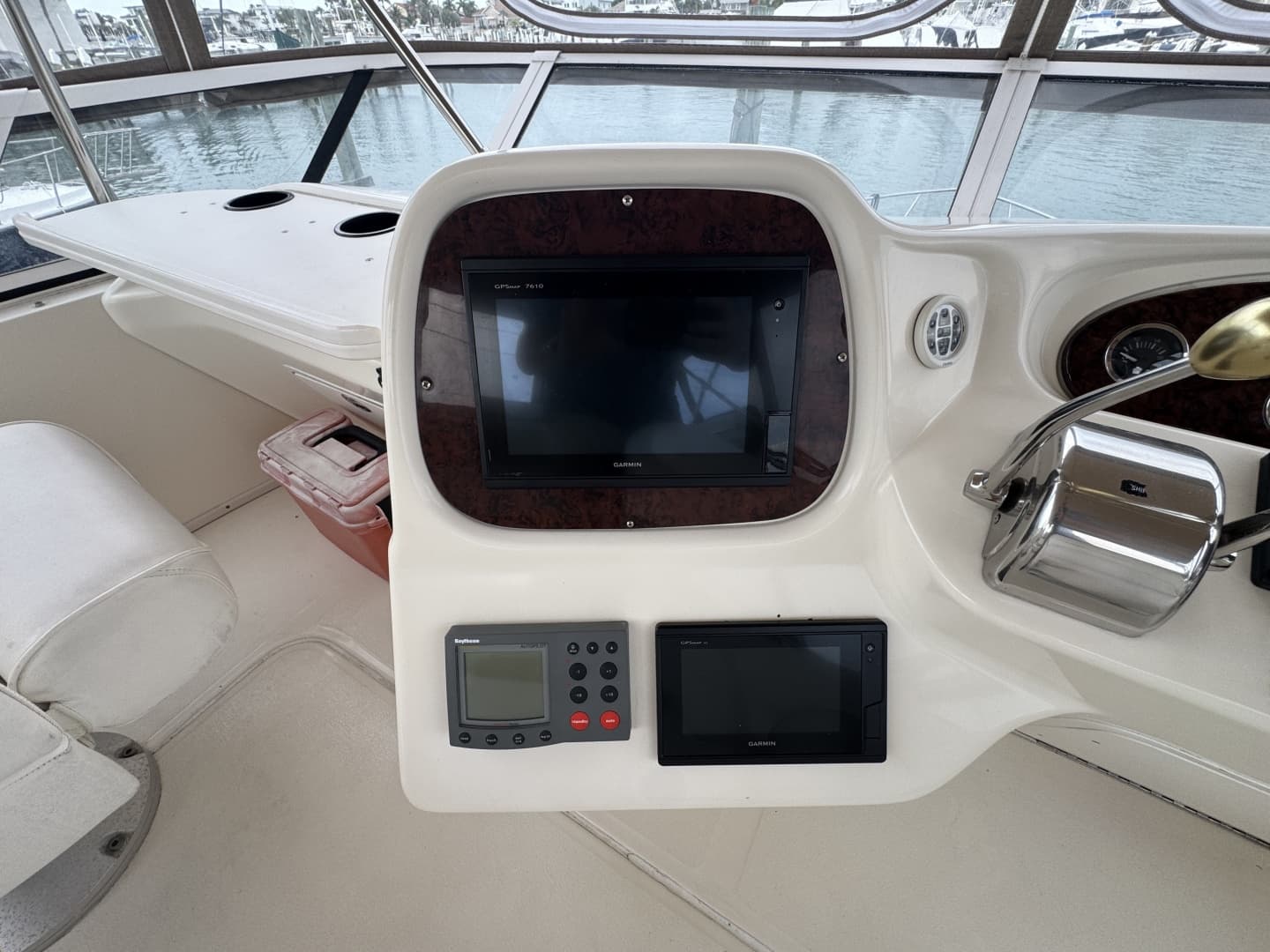 2001 Sea Ray 380 Aft Cabin