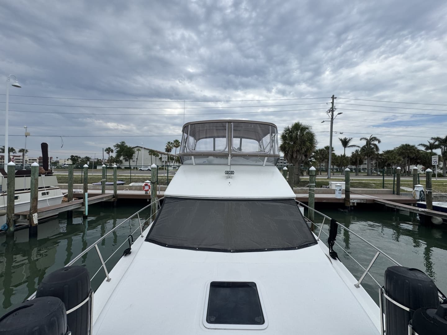 2001 Sea Ray 380 Aft Cabin