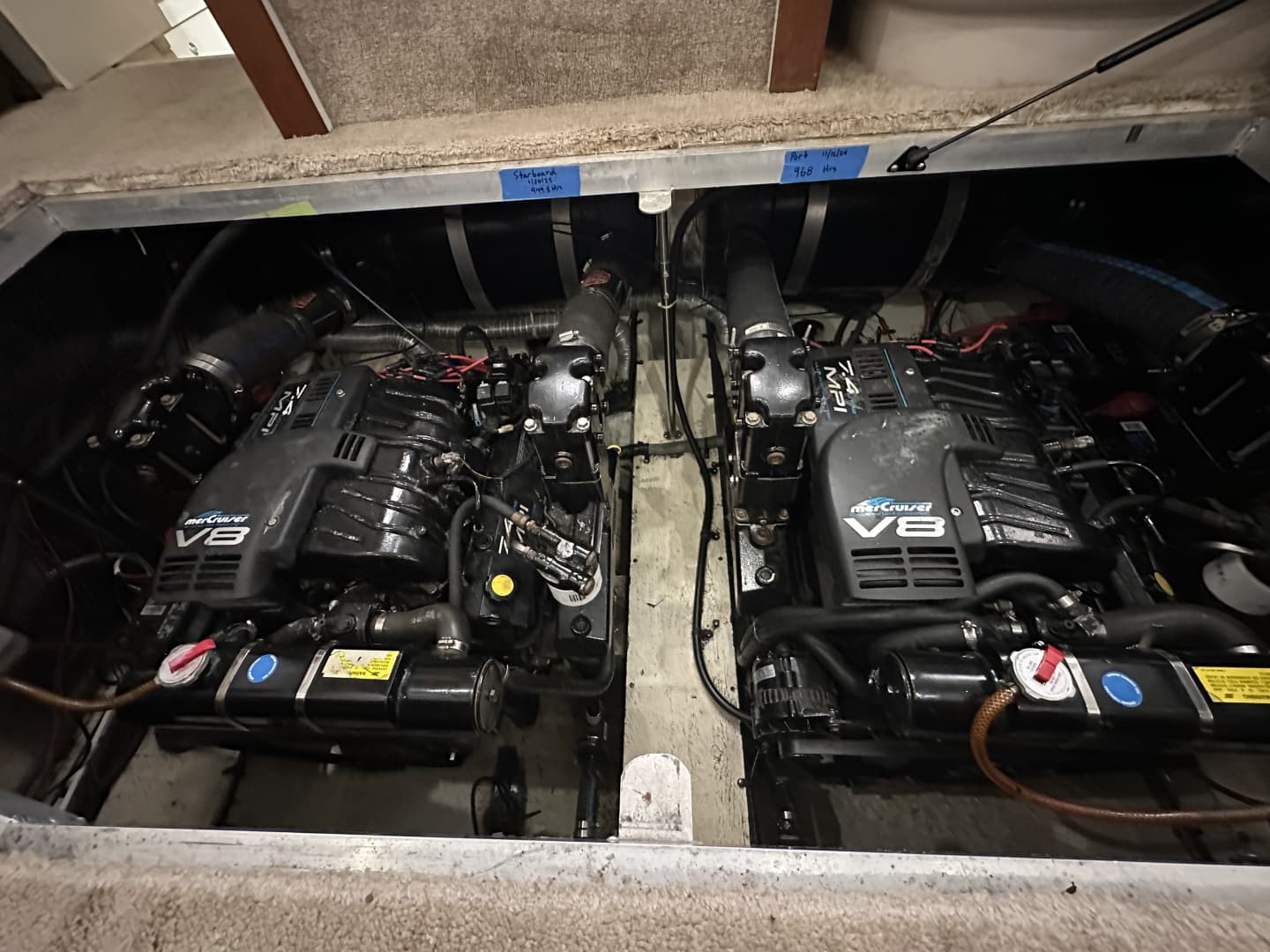 1998 Cruisers Yachts 3650 Aft Cabin