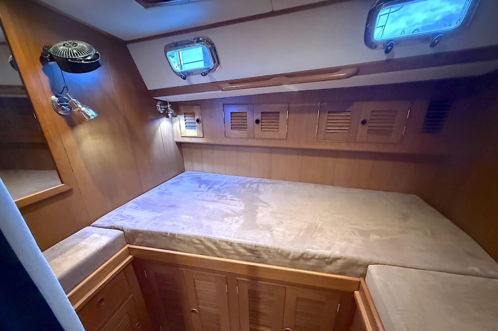 2014 Hylas 56