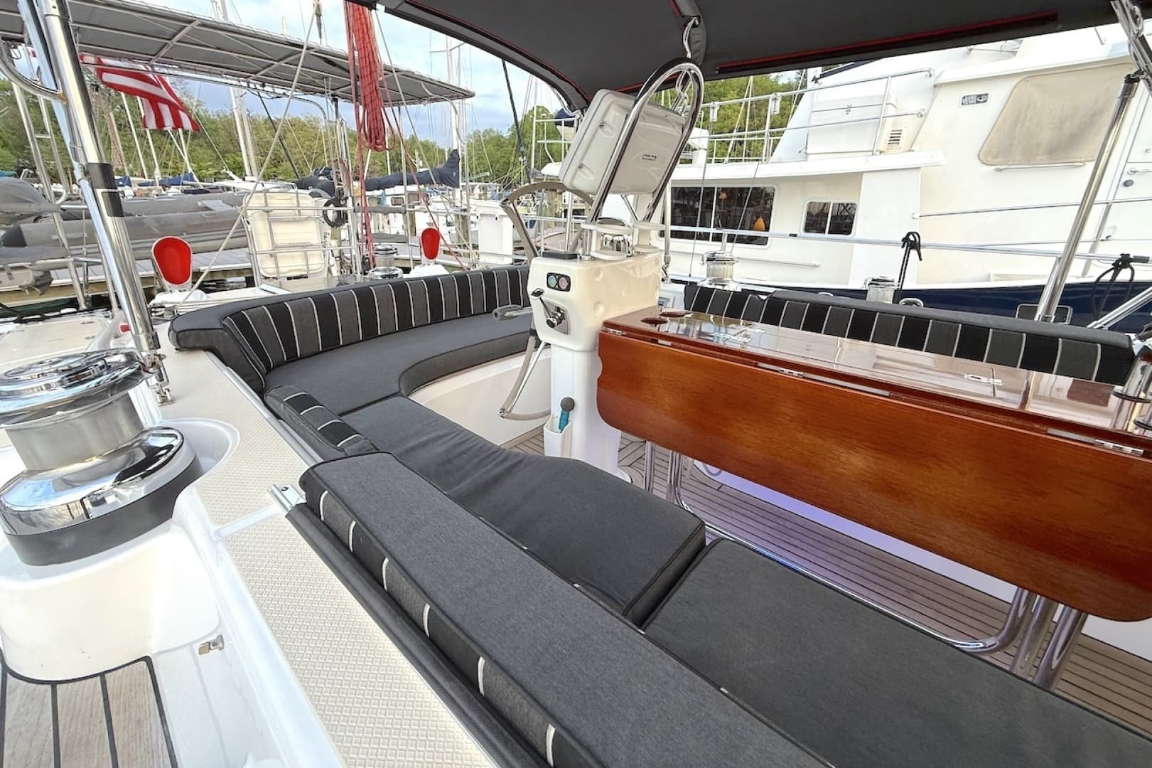 2014 Hylas 56