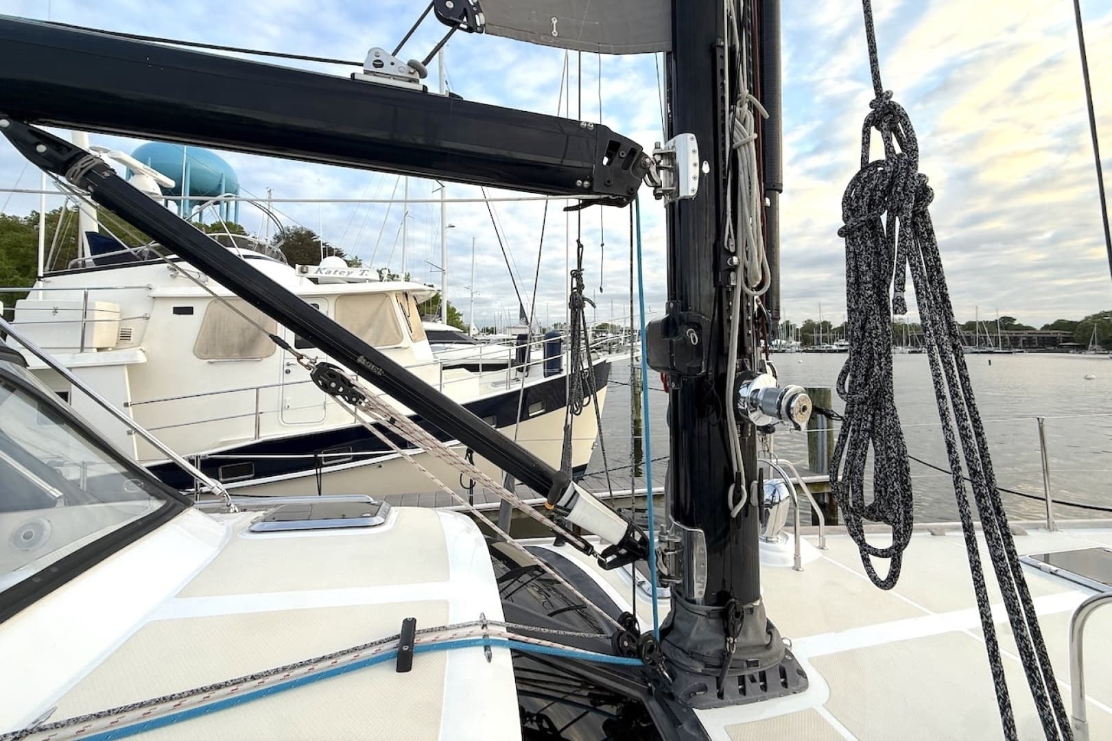 2014 Hylas 56