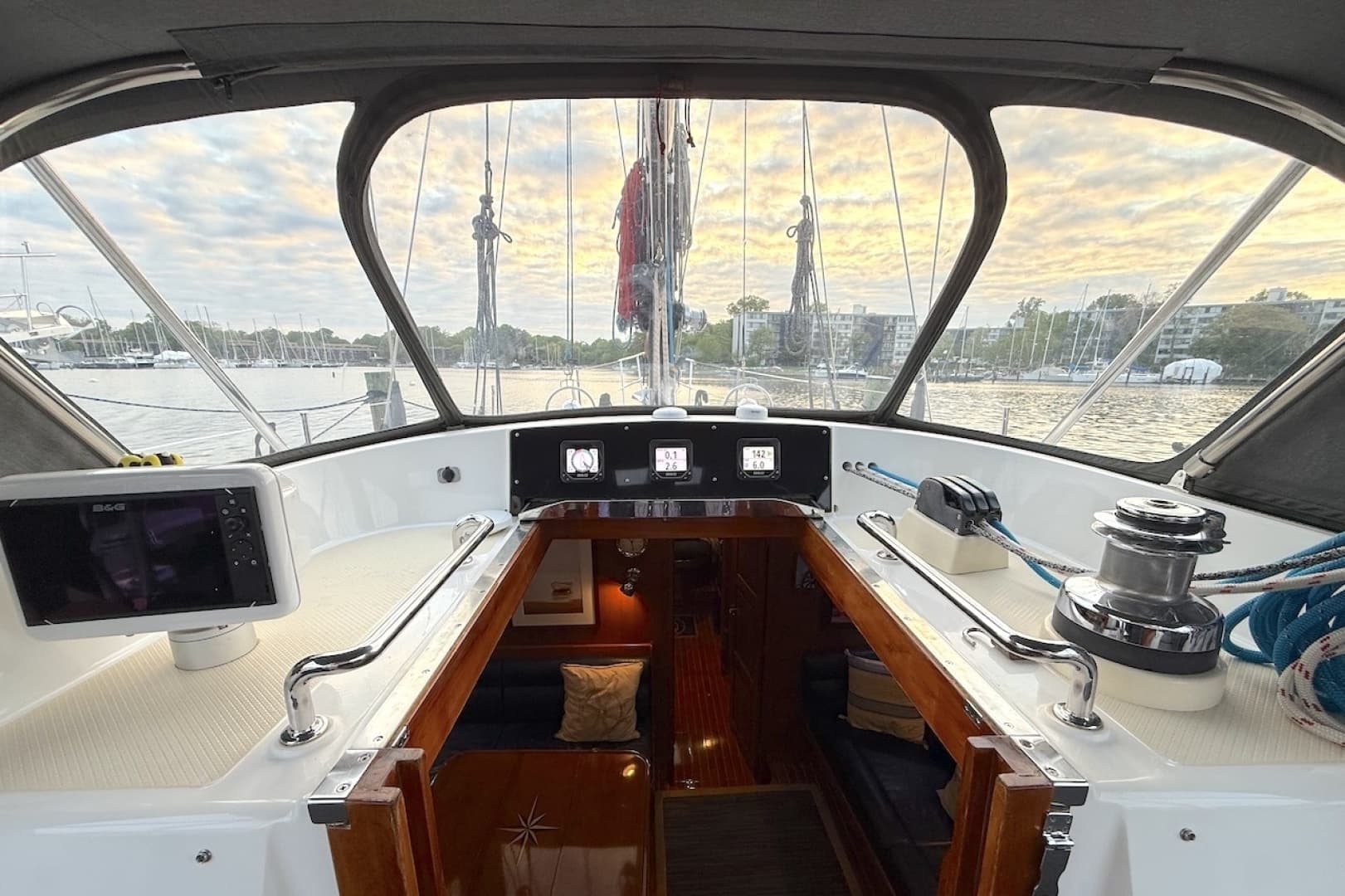 2014 Hylas 56