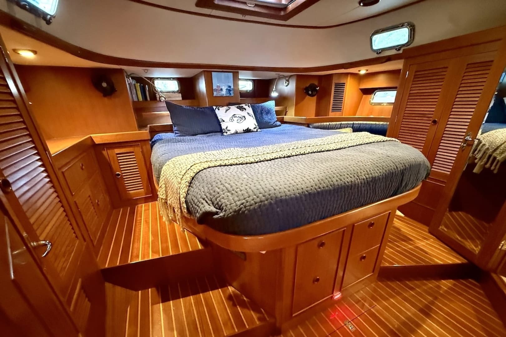 2014 Hylas 56