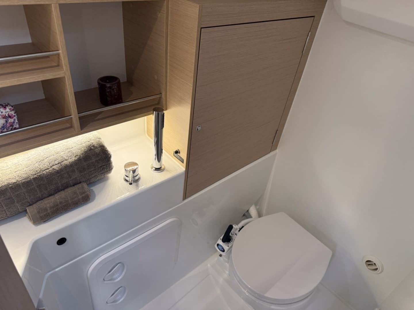 2023 Beneteau Oceanis 30.1