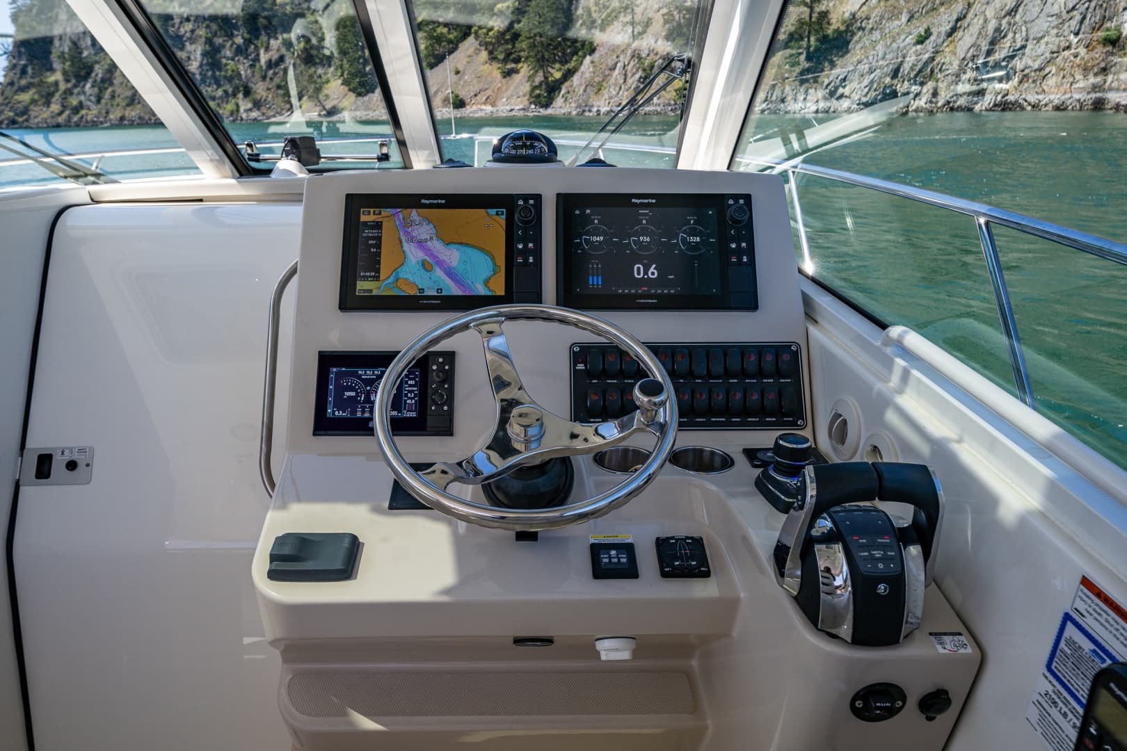 2019 Boston Whaler 345 Conquest