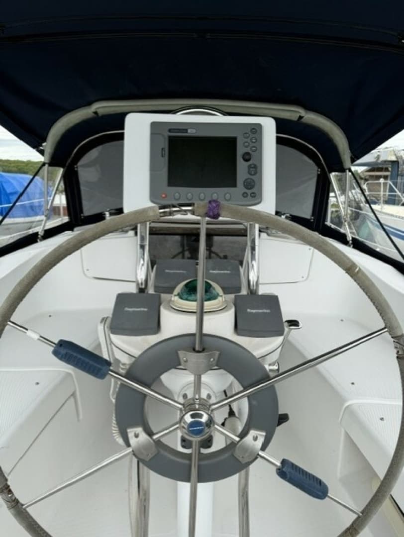 2004 Hunter 36