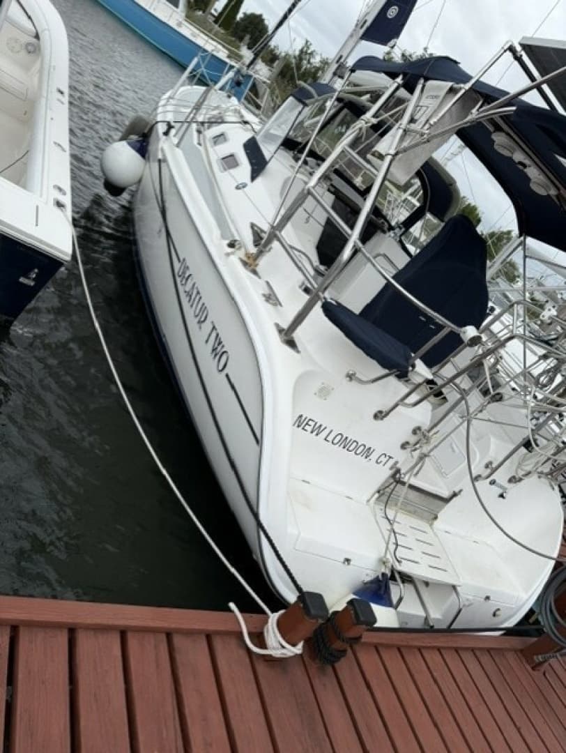 2004 Hunter 36