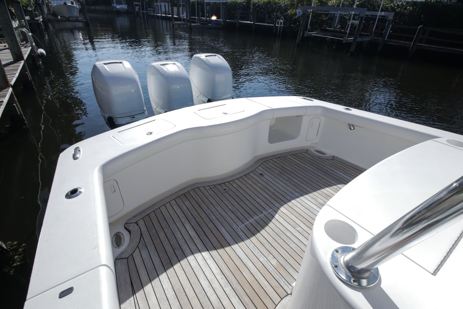 2018 Winter Custom Yachts Center Console