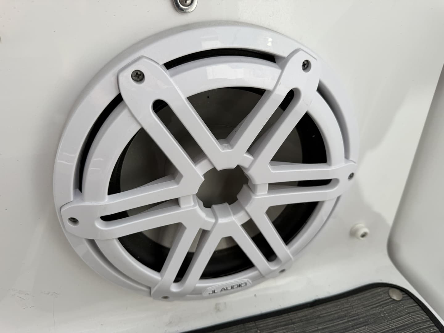 2022 Four Winns V355 Coupe