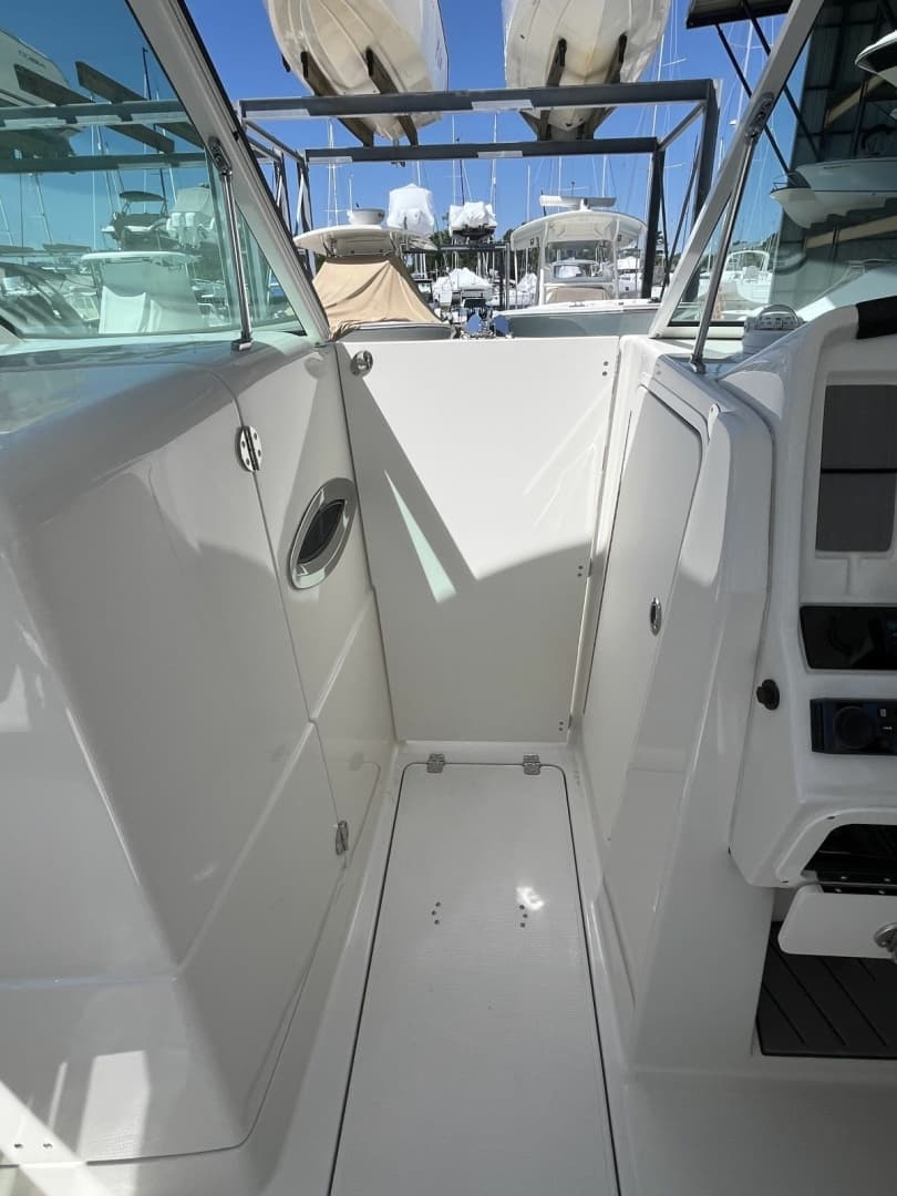 2024 Sailfish 245 DC