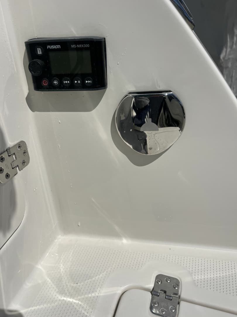 2024 Sailfish 245 DC