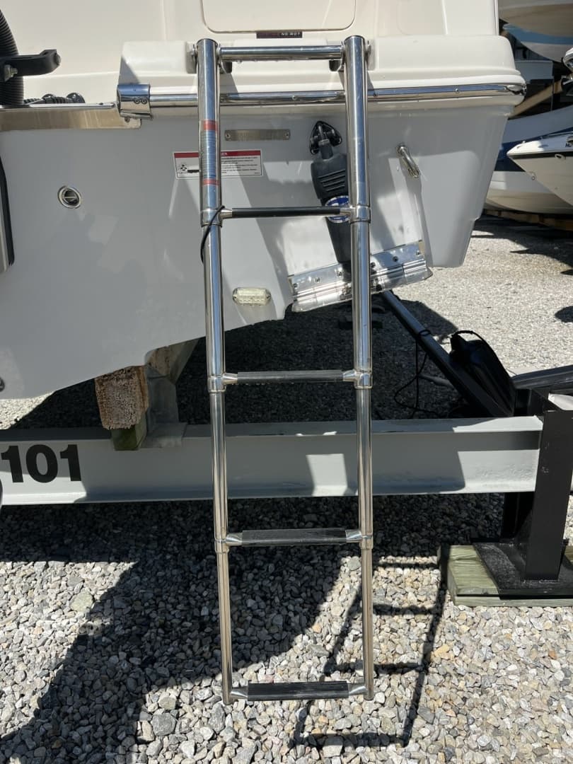 2024 Sailfish 245 DC