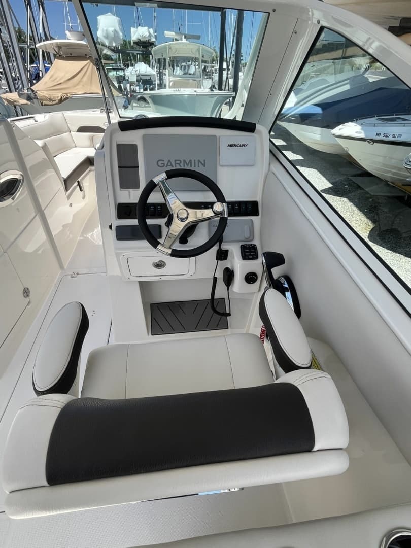 2024 Sailfish 245 DC