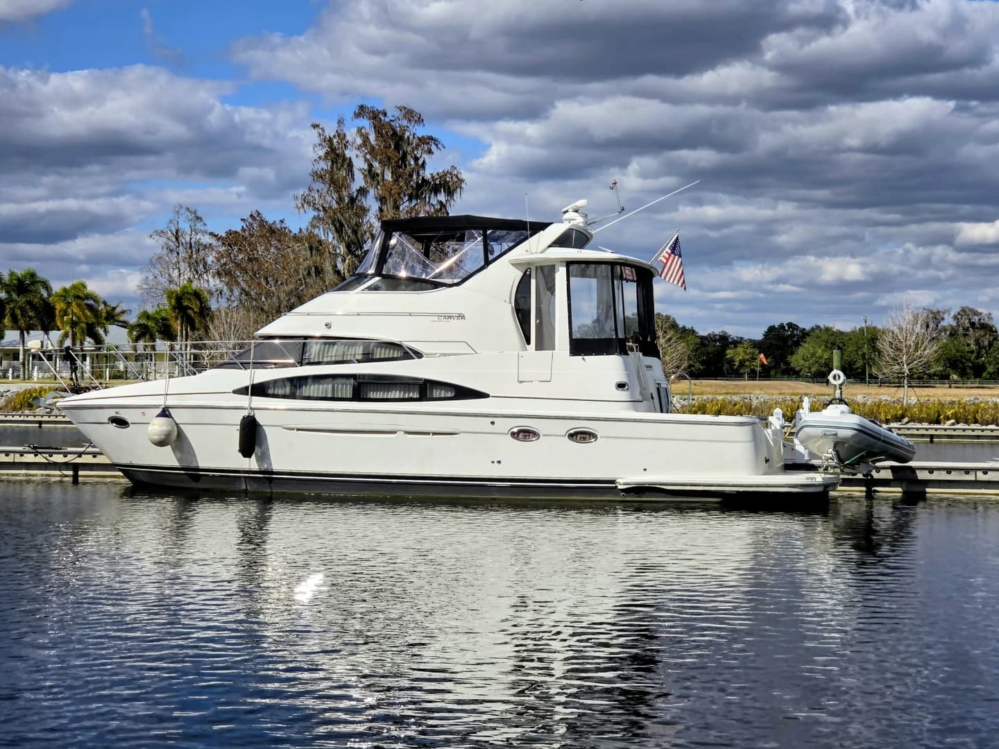 2005 Carver 444 Motor Yacht