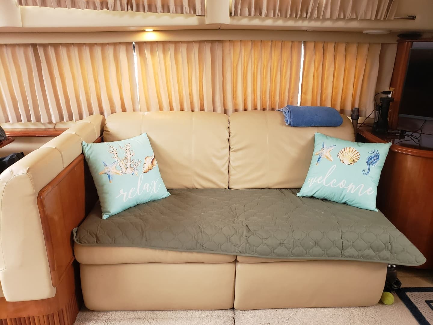 2005 Carver 444 Motor Yacht