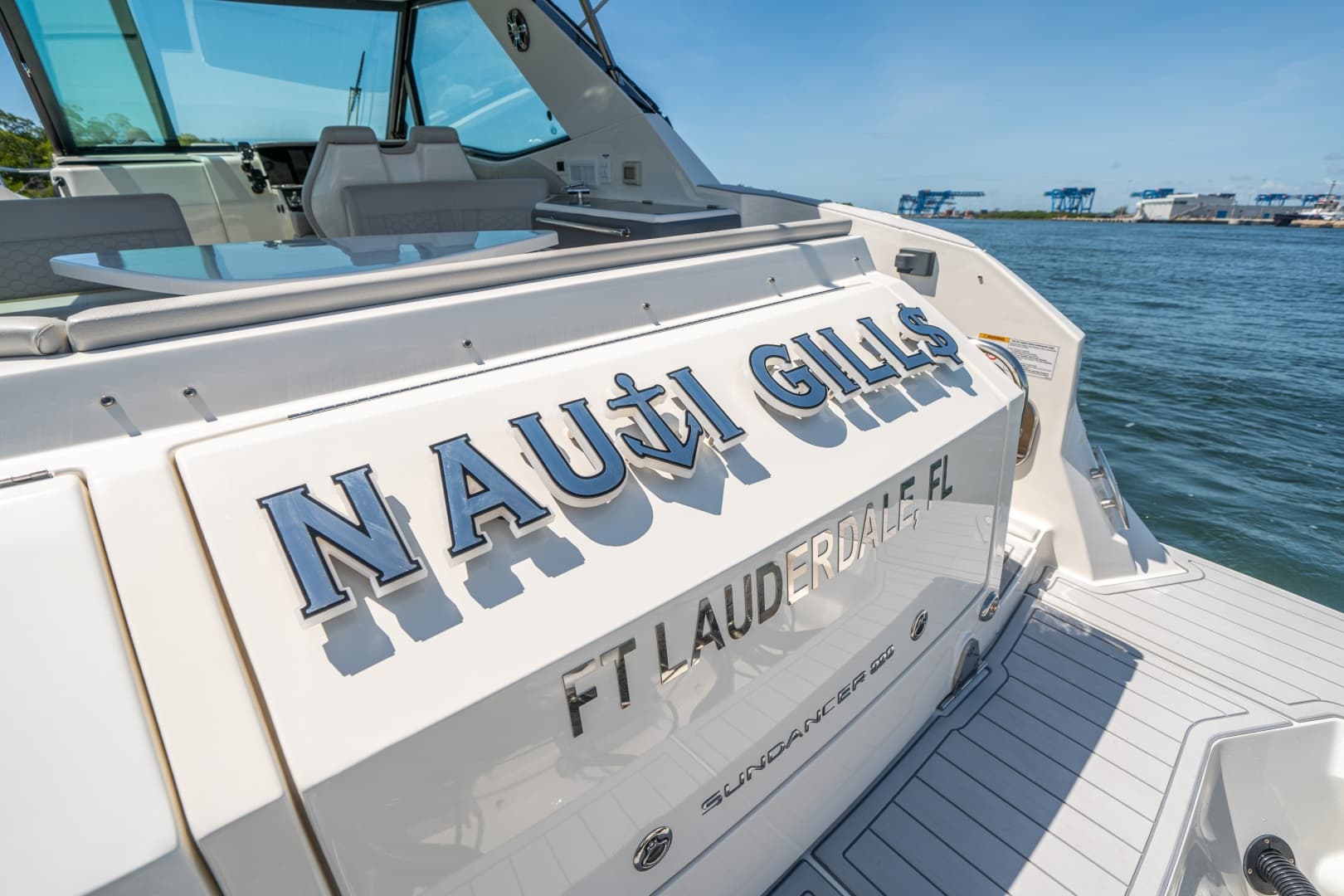 2021 Sea Ray 320 Sundancer