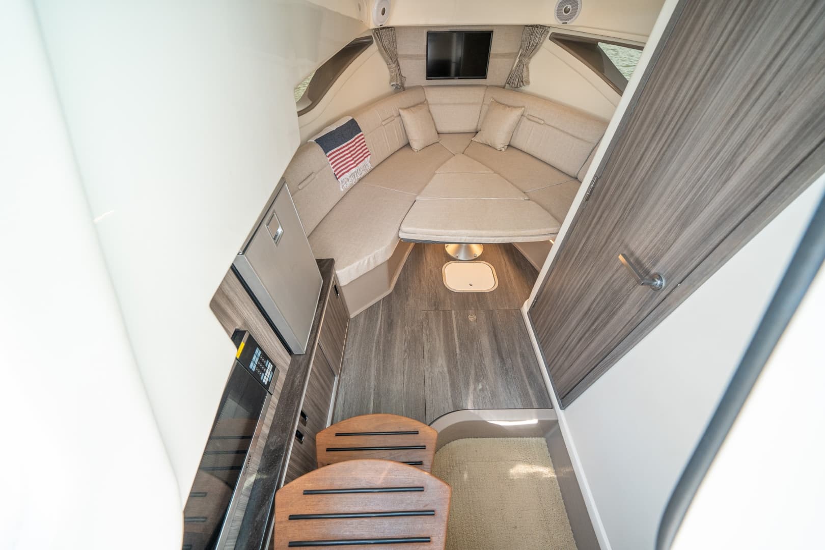 2021 Sea Ray 320 Sundancer