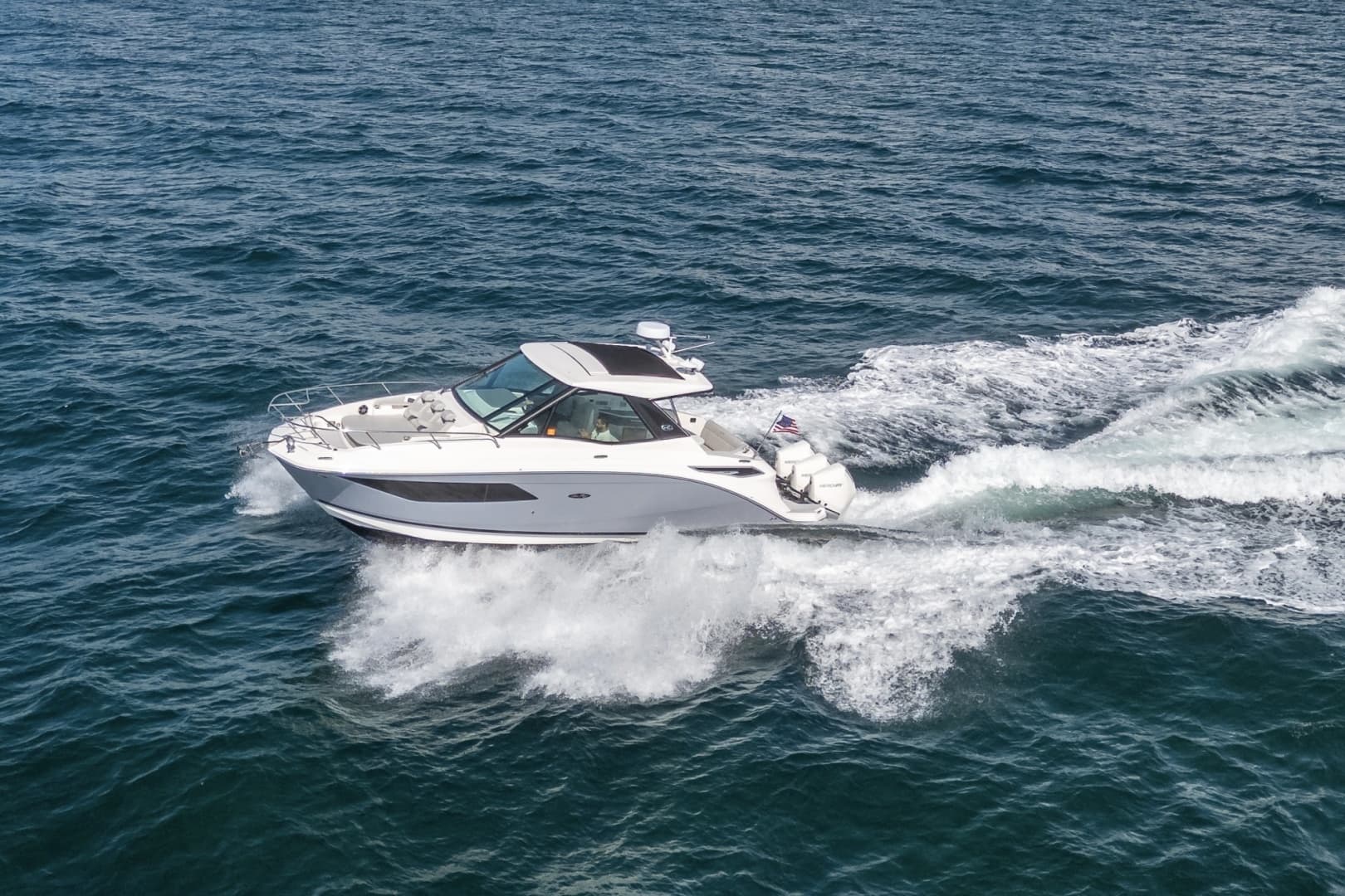 2021 Sea Ray 320 Sundancer