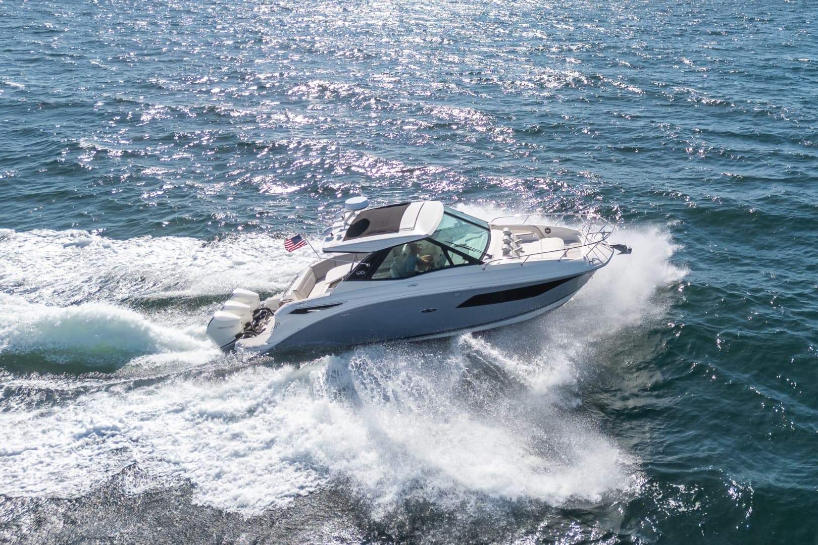 2021 Sea Ray 320 Sundancer