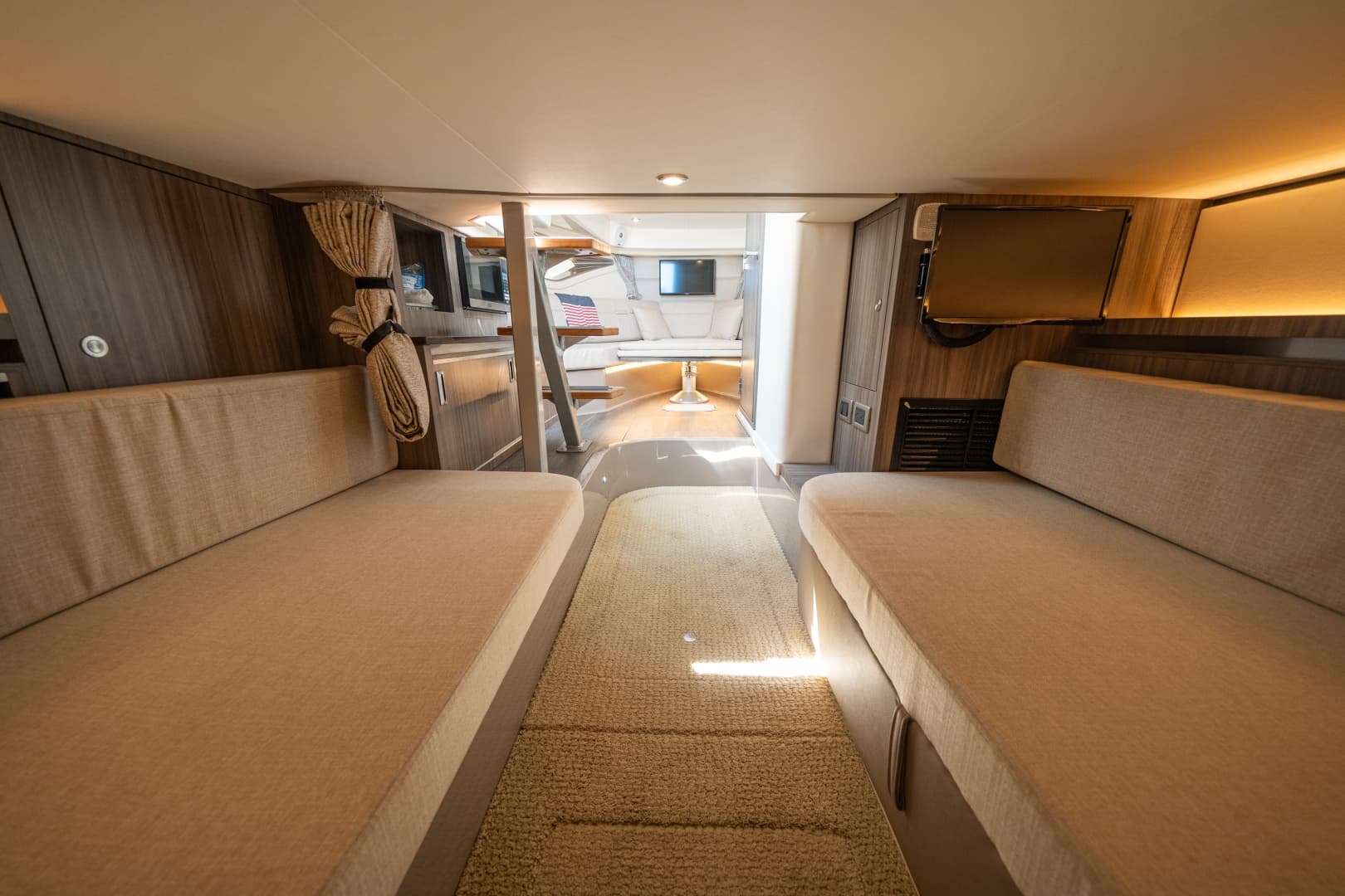 2021 Sea Ray 320 Sundancer