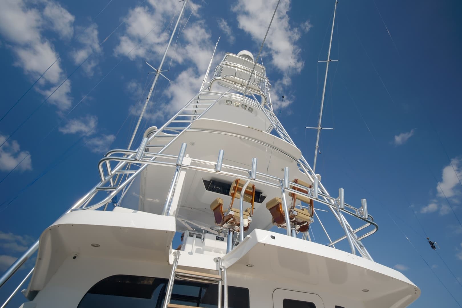 Hatteras 60 Reel Hook'Up - Exterior Flybridge