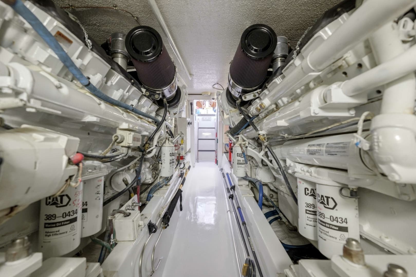 Hatteras 60 Reel Hook'Up - Engine Room