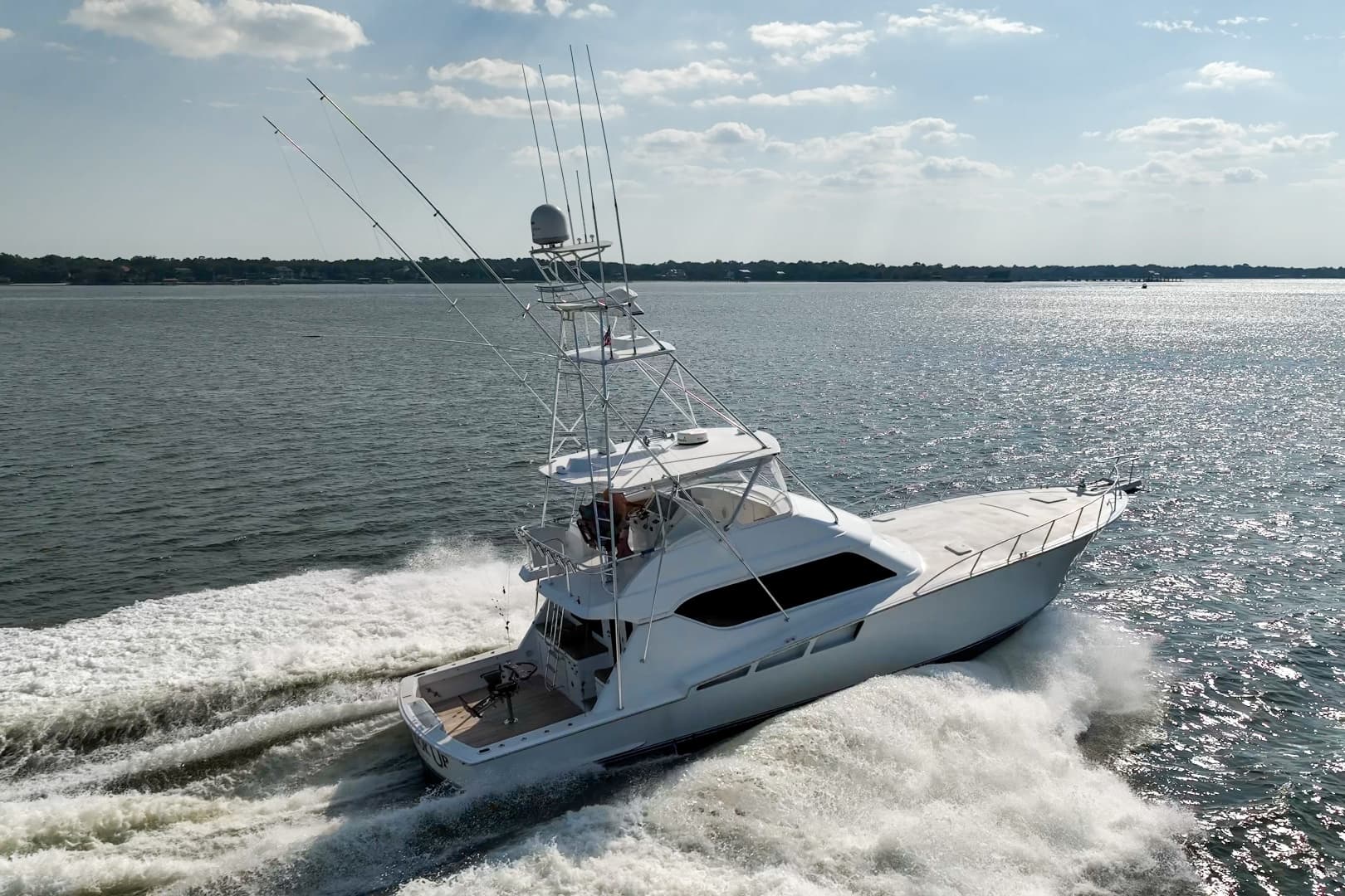 Hatteras 60 Reel Hook'Up - Exterior Profile