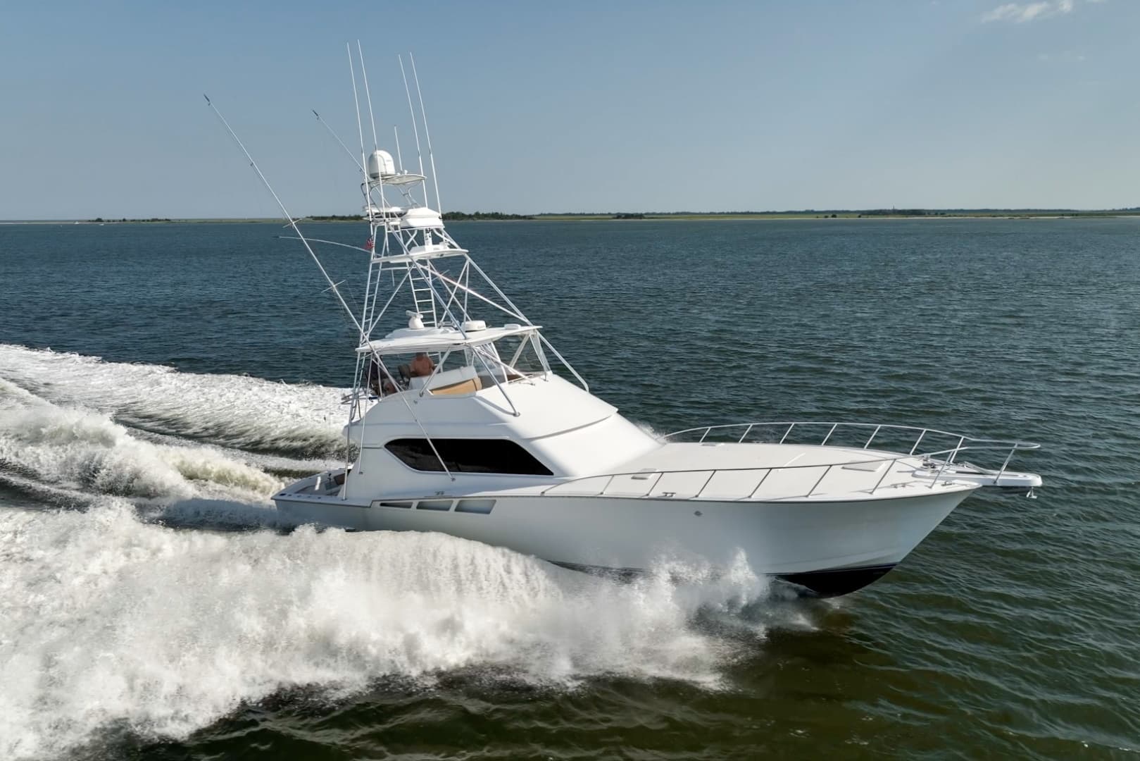 Hatteras 60 Reel Hook'Up - Exterior Profile