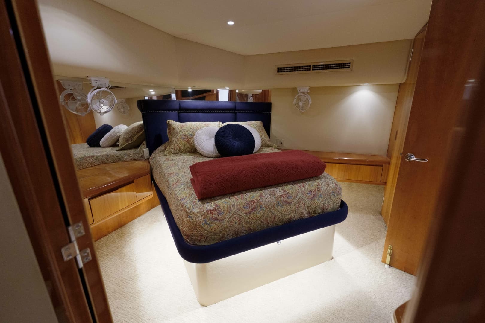 Hatteras 60 Reel Hook'Up - Interior Stateroom