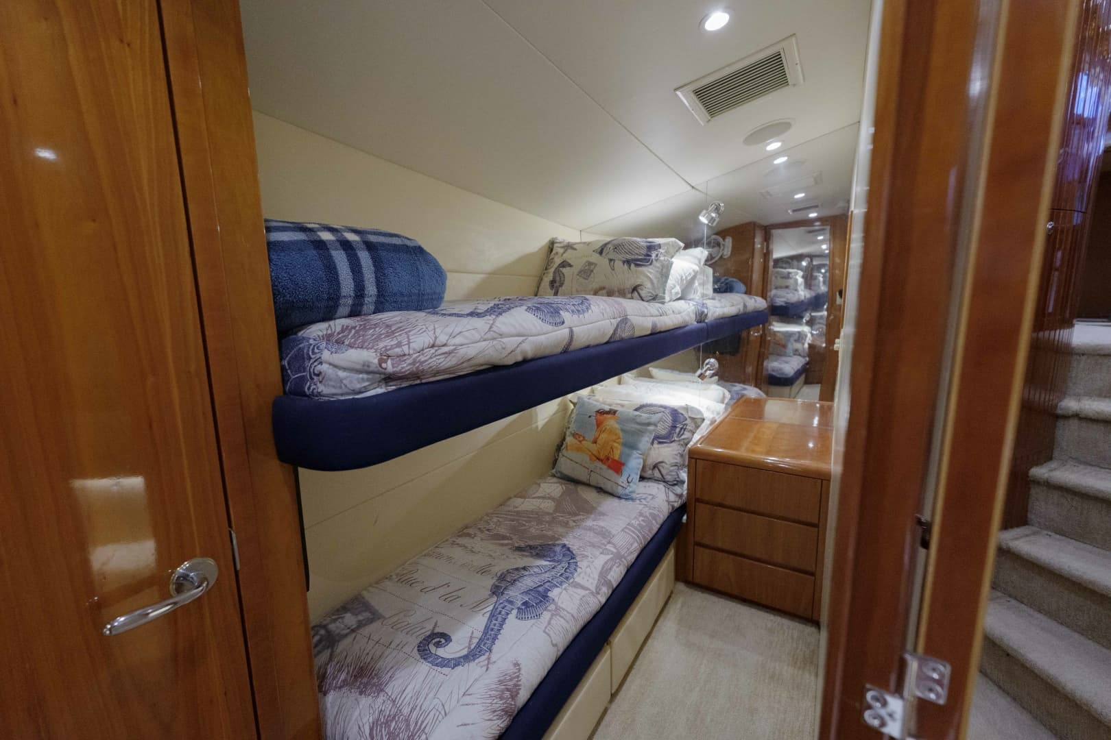 Hatteras 60 Reel Hook'Up - Interior Stateroom