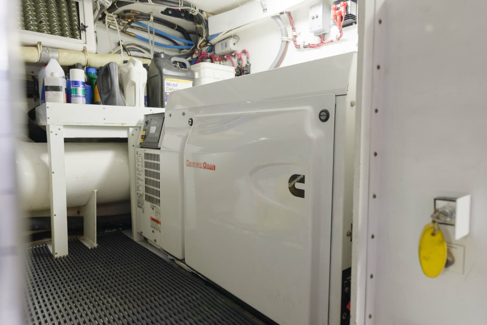 Hatteras 60 Reel Hook'Up - Engine Room