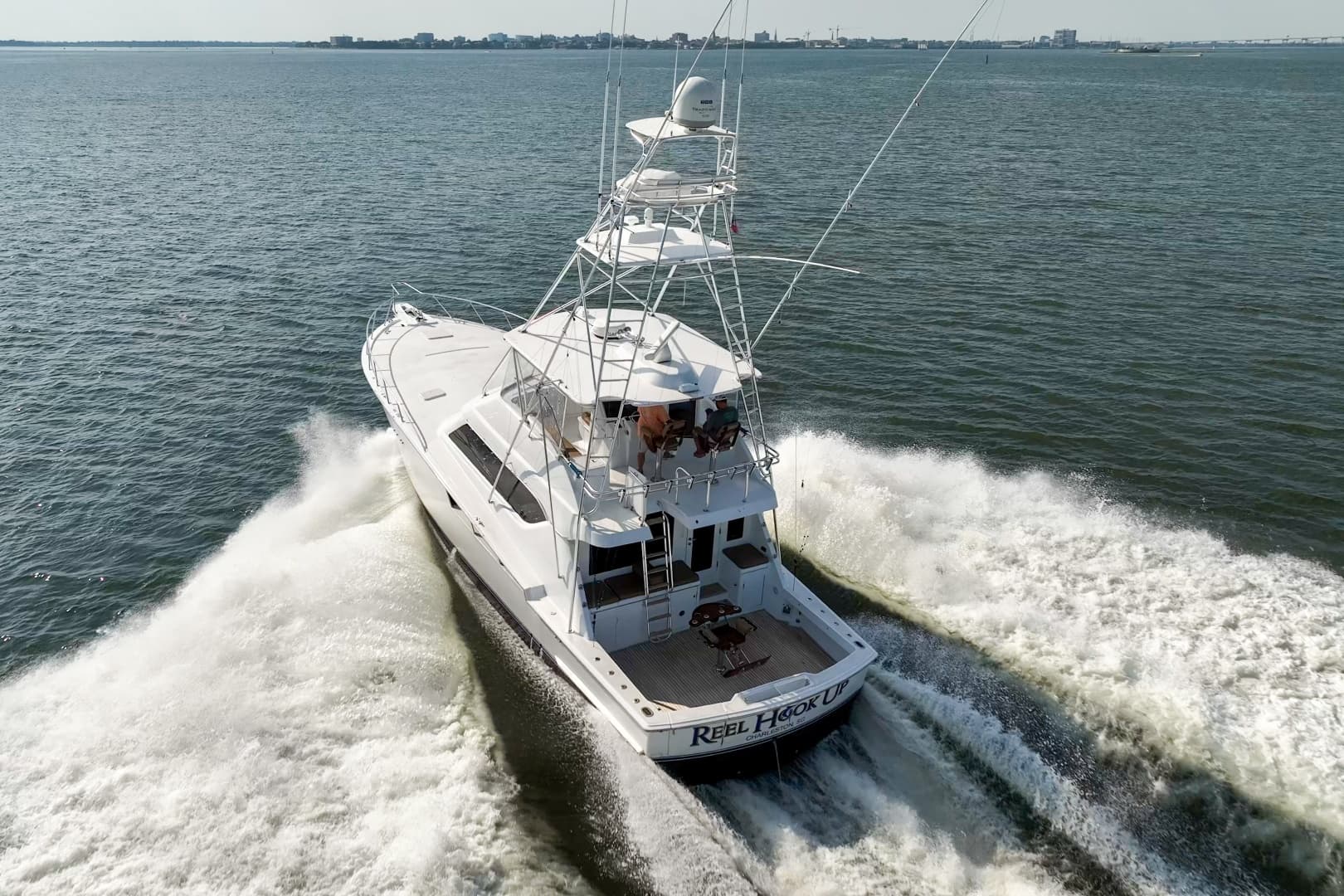 Hatteras 60 Reel Hook'Up - Exterior Profile