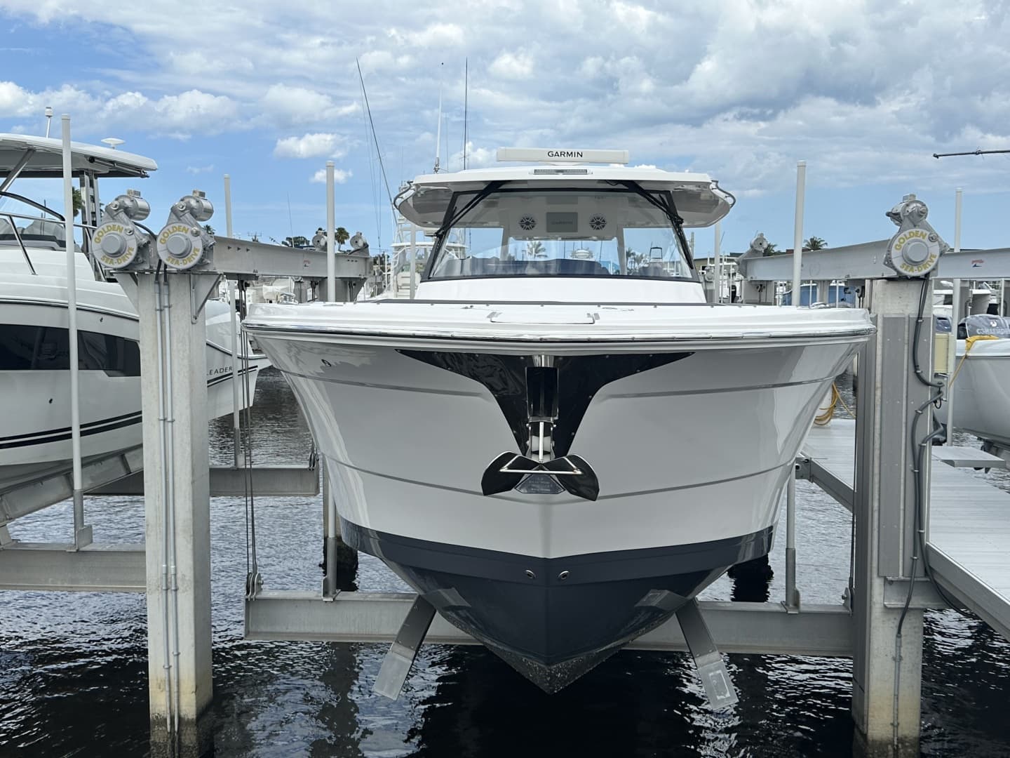 2025 Regal 38 SAV