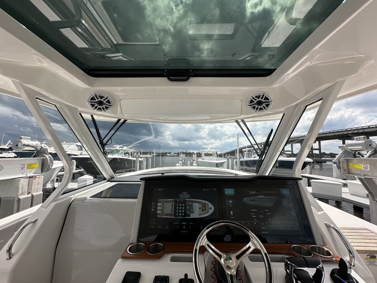 2025 Regal 38 SAV